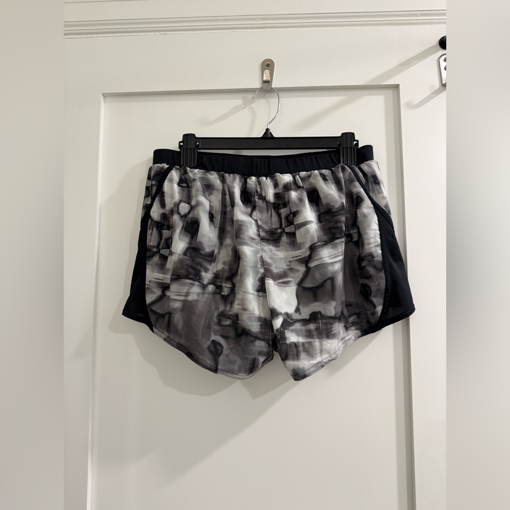 Champion white and grey and black patterned running shorts (fits like M) (read)